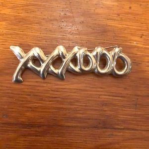 Love & kisses sterling silver pin